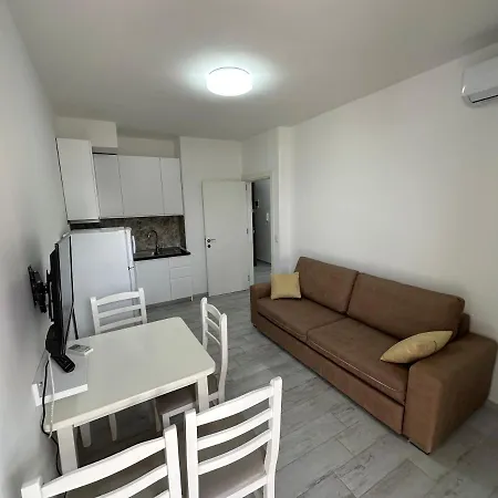 Deda Appartament Apartment Shëngjin
